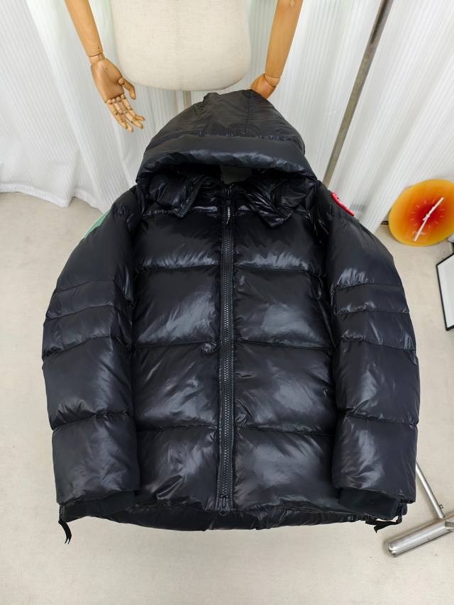 款号：Y166 2239L女款 高版本 Canada Goose加拿大鹅Cypress 羽绒服 Cypress 系列的新款让您彰显不同。这款羽绒夹克是理想的冬季