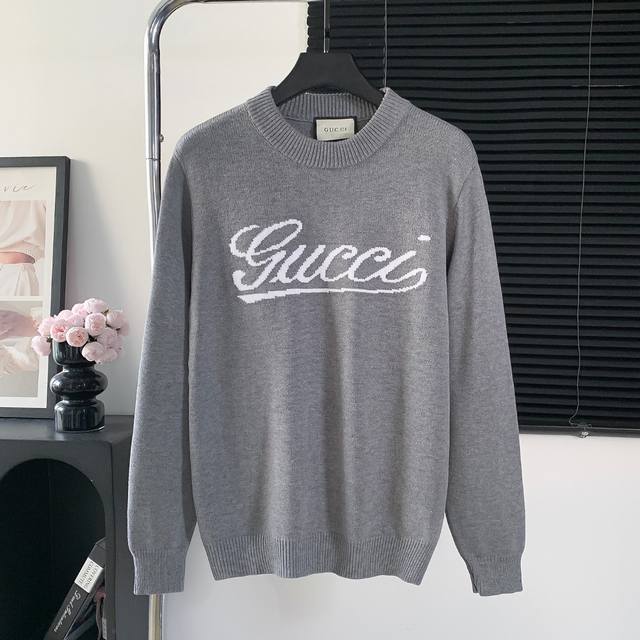 款号：M115 古驰Gucci圆领毛衣最新款 高品质意大利进口面料，高密度针织，百搭毛衣，内搭衬衫都帅气十足更耐穿更加不易变形，版型极好，各种风格都能轻松Hol