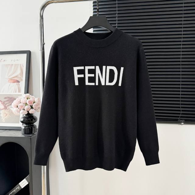 款号：M108 芬迪Fendi圆领毛衣 高品质意大利进口面料，高密度针织，百搭毛衣，内搭衬衫都帅气十足更耐穿更加不易变形，版型极好，各种风格都能轻松Hold住，