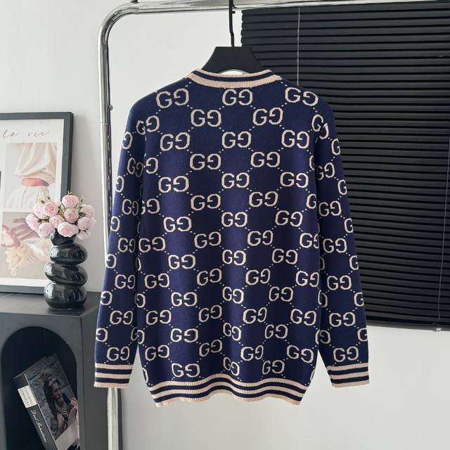 款号：M89 古驰 Gucci 满印Logo连接毛衣秋冬圆领最新款Logo标志年年被追捧的经典时尚装饰已经风靡全球 颜色：图片色 尺码：S M L Xl