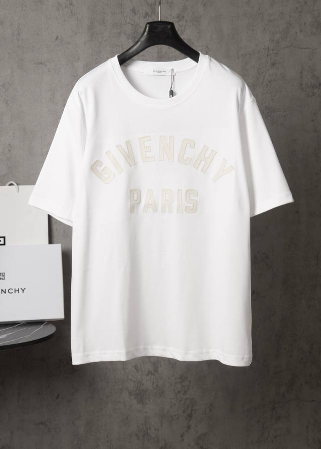 Givenchy*纪梵希 Givenchy*纪梵希paris贴布字母短袖T恤 -定制270克32支全棉双纱紧密爽滑面料 布面干净 布纹清晰 手感非常细腻扎实 更