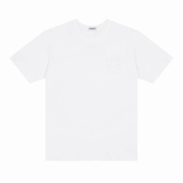 Loewe*罗意威 Loewe*罗意威口袋Logo刺绣短袖T恤 -定制260克32支全棉双纱紧密爽滑面料 布面干净 布纹清晰 手感非常细腻扎实 更加力挺 舒适透