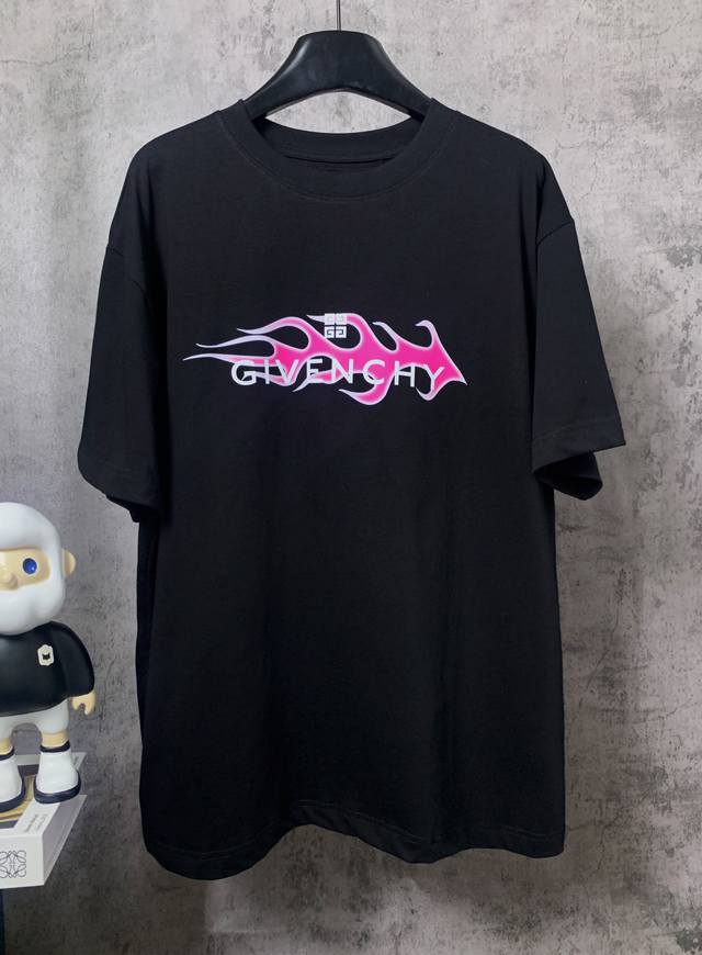 Givenchy*纪梵希 Givenchy*纪梵希龙年火焰印花短袖T恤 -定制260克32支全棉双纱紧密爽滑面料 布面干净 布纹清晰 手感非常细腻扎实 更加力挺