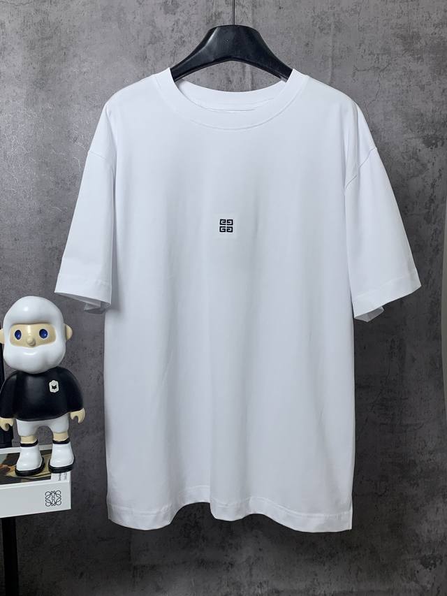 Givenchy*纪梵希 Givenchy*纪梵希胸前刺绣Logo短袖T恤 -定制260克32支全棉双纱紧密爽滑面料 布面干净 布纹清晰 手感非常细腻扎实 更加