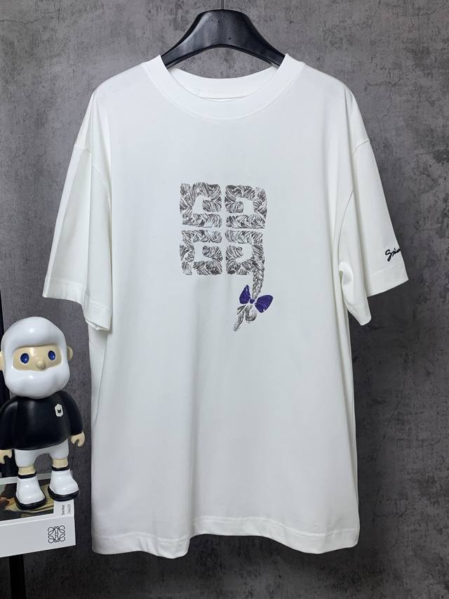 Givenchy*纪梵希 Givenchy*纪梵希辫子薇刺绣印花短袖T恤 -定制260克32支全棉双纱紧密爽滑面料 布面干净 布纹清晰 手感非常细腻扎实 更加力