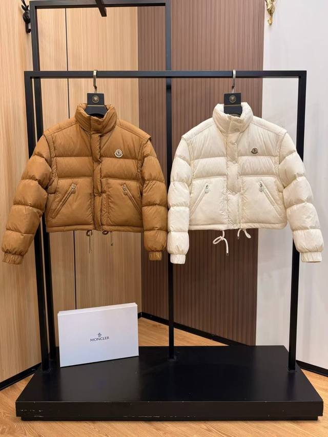 Moncler. 25新款女士超短脱袖款 一衣两穿 白色卡其色 1234码