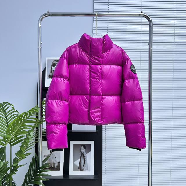 正品级 大鹅泡芙短款面包服羽绒服 新品官方爆款Canada Goose加拿大鹅泡芙短款羽绒服2256W，4色尝鲜版本！今年的王炸款！ 4色5码Xs－Xl 羽绒衣