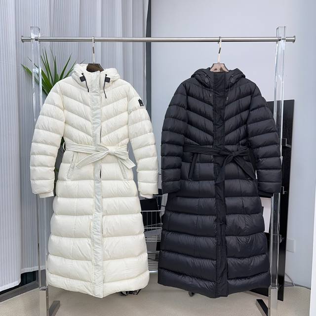 鹅绒正品级 摩登系列迈凯奇A22款 Mackage Calina保暖加长款过膝系带长款羽绒服 保暖长款系带羽绒服 温暖大气～ Mackage 这个羽绒服推荐给怕