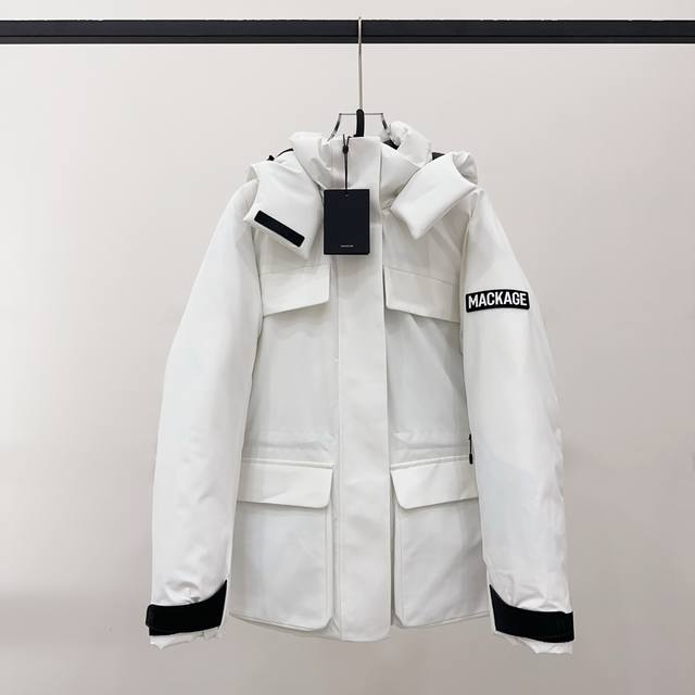 原单鹅绒 迈凯奇滑雪服 出口原单 杨紫同款滑雪服羽绒服 ｜迈凯奇羽绒服Iclyn短款 滑雪羽绒服外套 产品配色：象牙白 黑色 白紫 尺码：Xs S M L Xl