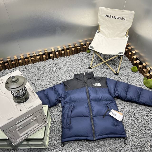 小麦系列经典色 丈青色 Thenorthface北面1996Nuptse 1996 经典款 美版 羽绒服 顶级原版 设计理念： The North Face 的