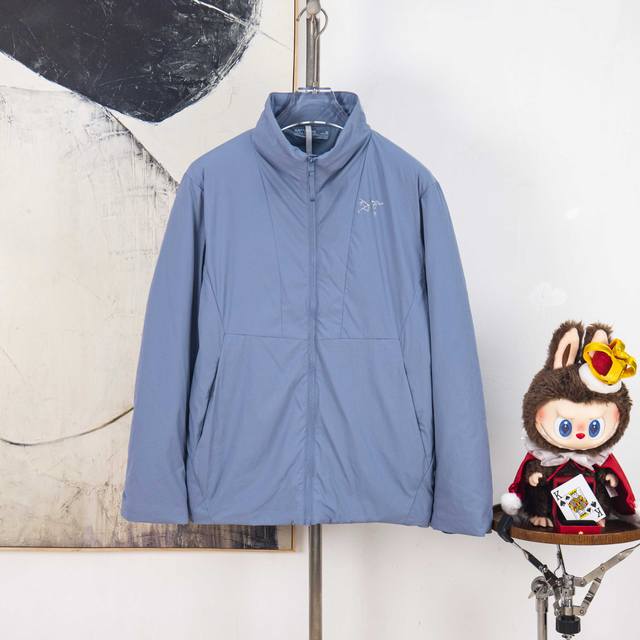 Zp版本［独家供应］ 小鸟2025新款纯色简约字母Logo情侣款立领棉服外套 面料采用聚酯纤维复合防水面料 双层内里 网红明星同款 面料防水处理，耐磨、轻薄、透