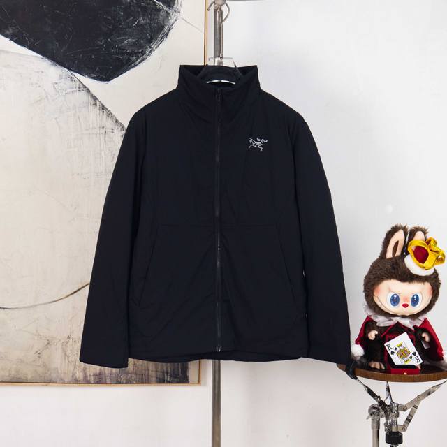 Zp版本［独家供应］ 小鸟2025新款纯色简约字母Logo情侣款立领棉服外套 面料采用聚酯纤维复合防水面料 双层内里 网红明星同款 面料防水处理，耐磨、轻薄、透