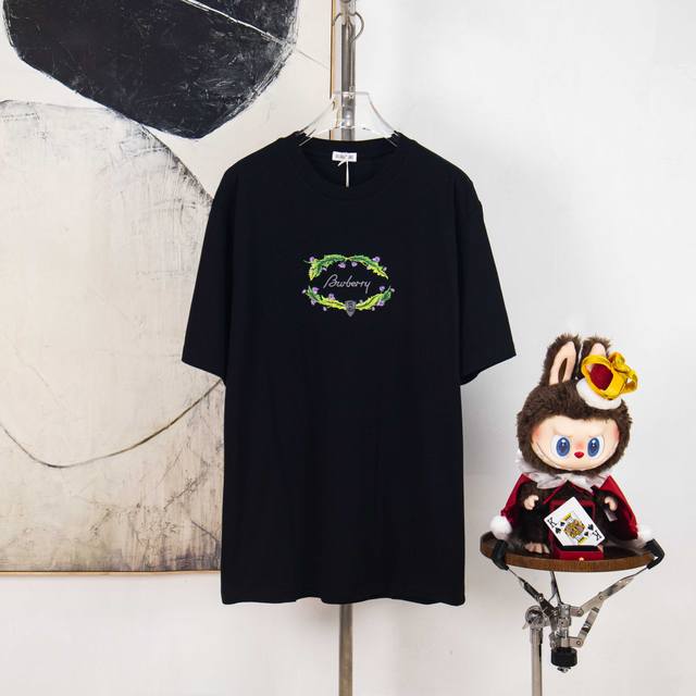 Zp版本［独家供应］ 博柏利新款花卉植物刺绣短袖官网同步 面料- 采用320克双股精梳棉面料.索罗纳螺纹订织订染国标一级面料 工艺：采用日本进口 田岛 绣花机器