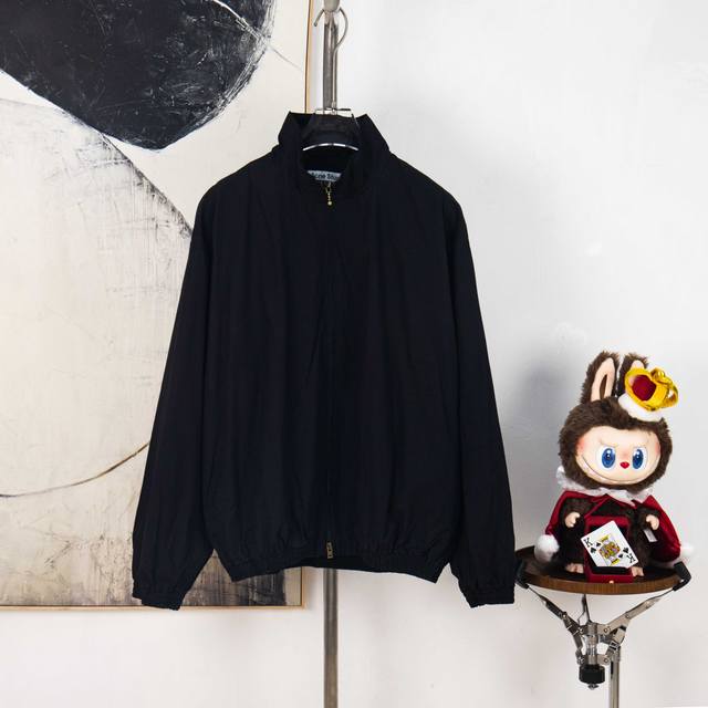 Zp版本［独家供应］ Acne Stuios Fw24 1996系列休闲徽标拉链松紧袖口水洗做旧夹克外套. 刺绣：直线挺直，曲线圆顺；针迹整齐，边缘无参差现象；