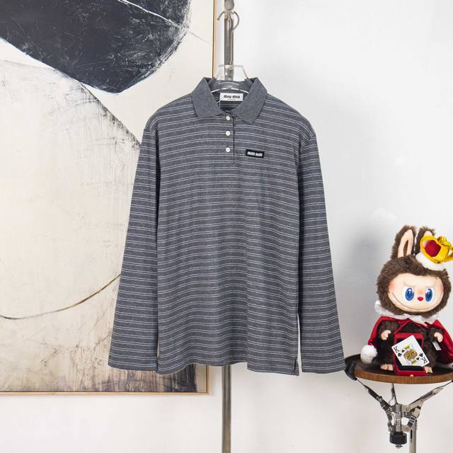 Zp版本［独家供应］ Miu Miu25Ss条纹棉质平纹针织长袖polo衫 面料：定制60支双股条纹面料 扁机罗纹 定位裁床 面料酵洗 定制章仔 贝壳纽扣 商标