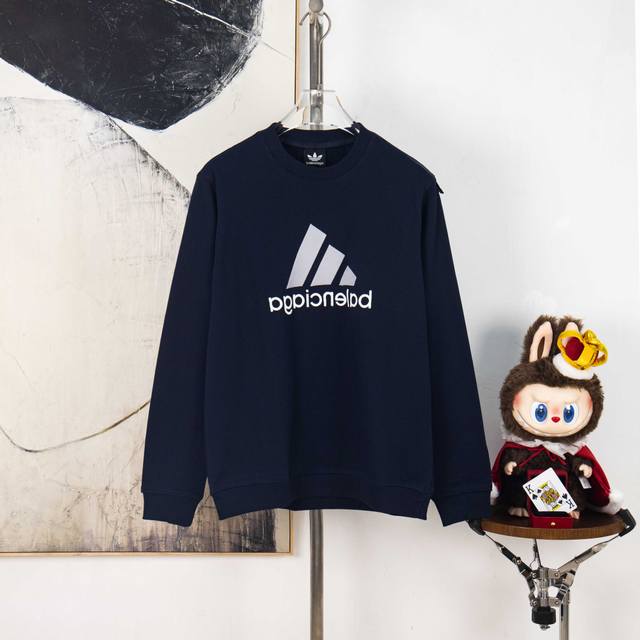 Zp版本［独家供应］ 巴黎Ad联名Logo字母刺绣肩标圆领卫衣 黑白藏三色 面料采用400克毛圈高克重95棉5氢纶1×1双纱洗一辈子都不会变形的 男女同款 官网