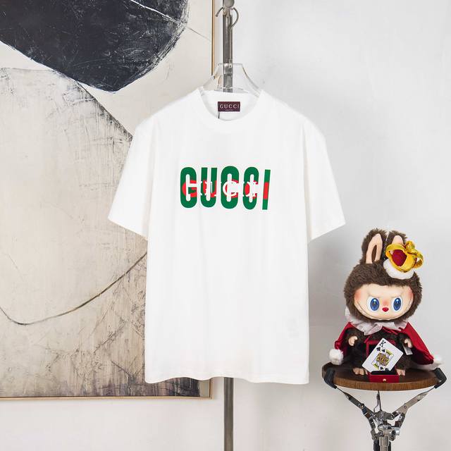 Zp版本［独家供应］ Gucci 古驰 300克圆领短袖T恤 品牌经典 绒面 胶印 简约 字母Logo压花工艺 官方同步 高版本 高品质 时尚个性 百搭潮流 纯
