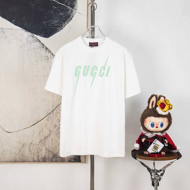Zp版本［独家供应］ Gucci 古驰 300克圆领短袖T恤 品牌经典 锋刃胶印 字母Logo压花工艺 官方同步 高版本 高品质 时尚个性 百搭潮流 纯原品质