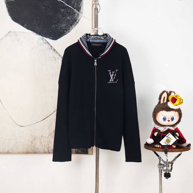 Zp版本［独家供应］ Louis Vuitton 盘格刺绣徽标拉链针织夹克 面料：采用100%纯棉纱线搭配14针进口机器织出成衣，成衣版型立体厚实，保暖性强。