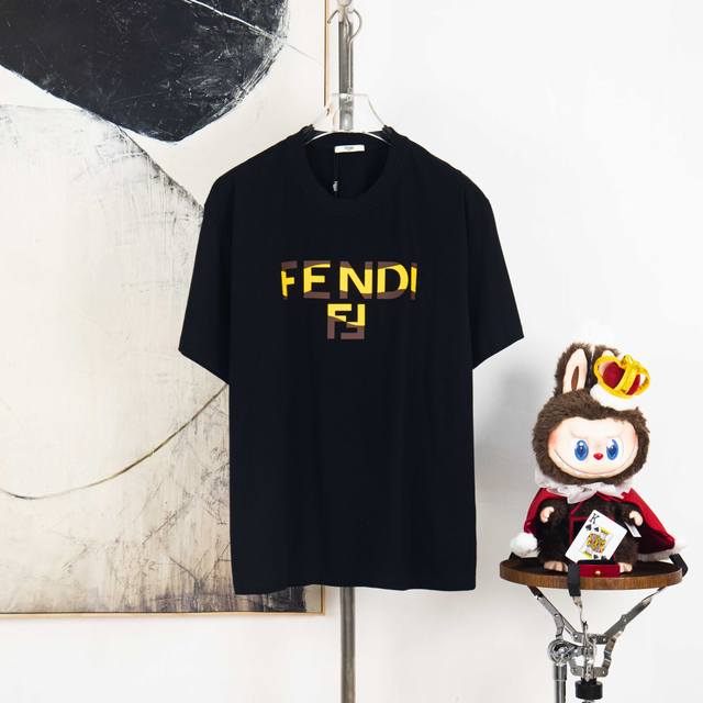 Zp版本［独家供应］ Fendi 芬迪 270克圆领短袖T恤 品牌经典 拼色立体胶印字母Logo压花工艺 官方同步 高版本 高品质 时尚个性 百搭潮流 纯原品质