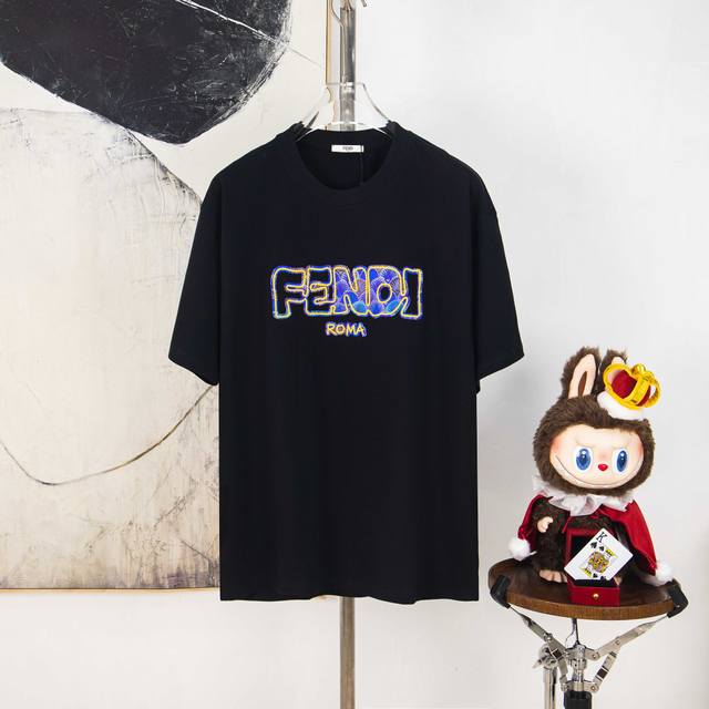 Zp版本［独家供应］ Fendi 芬迪 270克圆领短袖T恤 品牌经典 镂空刺绣反3M字母Logo压花工艺 官方同步 高版本 高品质 时尚个性 百搭潮流 纯原品