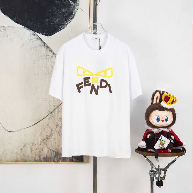 Zp版本［独家供应］ Fendi 芬迪 270克圆领短袖T恤 品牌经典 植绒立体字母Logo压花工艺 官方同步 高版本 高品质 时尚个性 百搭潮流 纯原品质 原