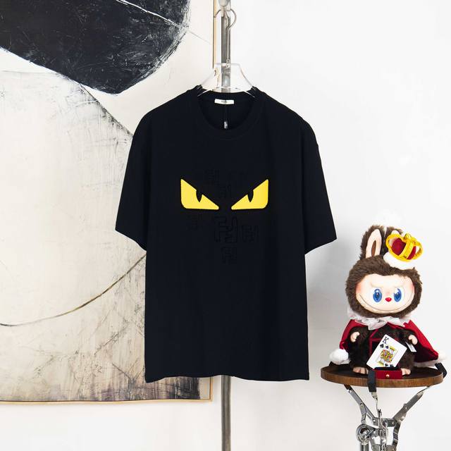 Zp版本［独家供应］ Fendi 芬迪 270克圆领短袖T恤 品牌经典 植绒拼皮字母Logo压花工艺 官方同步 高版本 高品质 时尚个性 百搭潮流 纯原品质 原