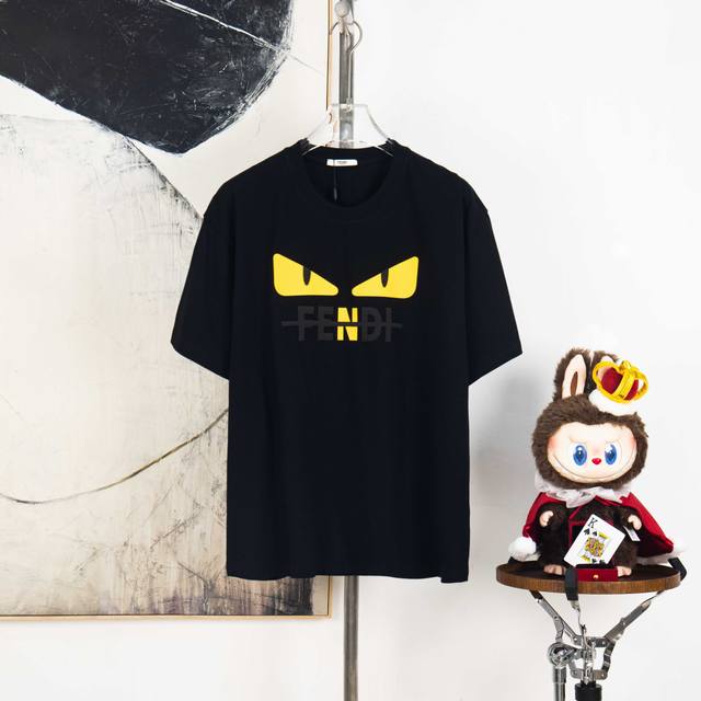 Zp版本［独家供应］ Fendi 芬迪 270克圆领短袖T恤 品牌经典 植绒纹路字母Logo压花工艺 官方同步 高版本 高品质 时尚个性 百搭潮流 纯原品质 原