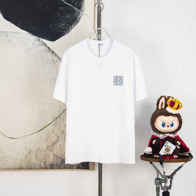 Zp版本［独家供应］ Loewe 罗意威 270克圆领短袖T恤 品牌经典 蛇年限定 字母Logo压花工艺 官方同步 高版本 高品质 时尚个性 百搭潮流 纯原品质