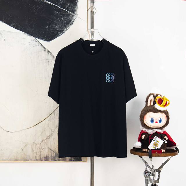 Zp版本［独家供应］ Loewe 罗意威 270克圆领短袖T恤 品牌经典 蛇年限定 字母Logo压花工艺 官方同步 高版本 高品质 时尚个性 百搭潮流 纯原品质