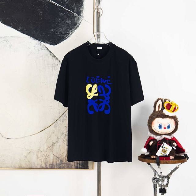 Zp版本［独家供应］ Loewe 罗意威 270克圆领短袖T恤 品牌经典 拼色绒面 字母Logo压花工艺 官方同步 高版本 高品质 时尚个性 百搭潮流 纯原品质