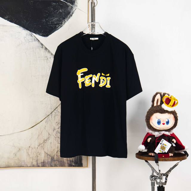 Zp版本［独家供应］ Fendi 芬迪 270克圆领短袖T恤 品牌经典 立体渐变字母Logo压花工艺 官方同步 高版本 高品质 时尚个性 百搭潮流 纯原品质 原