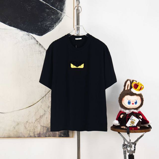 Zp版本［独家供应］ Fendi 芬迪 270克圆领短袖T恤 品牌经典 绒面提花胶印字母Logo压花工艺 官方同步 高版本 高品质 时尚个性 百搭潮流 纯原品质