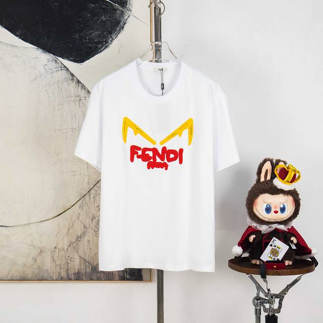 Zp版本［独家供应］ Fendi 芬迪 270克圆领短袖T恤 品牌经典 立体裂纹字母Logo压花工艺 官方同步 高版本 高品质 时尚个性 百搭潮流 纯原品质 原