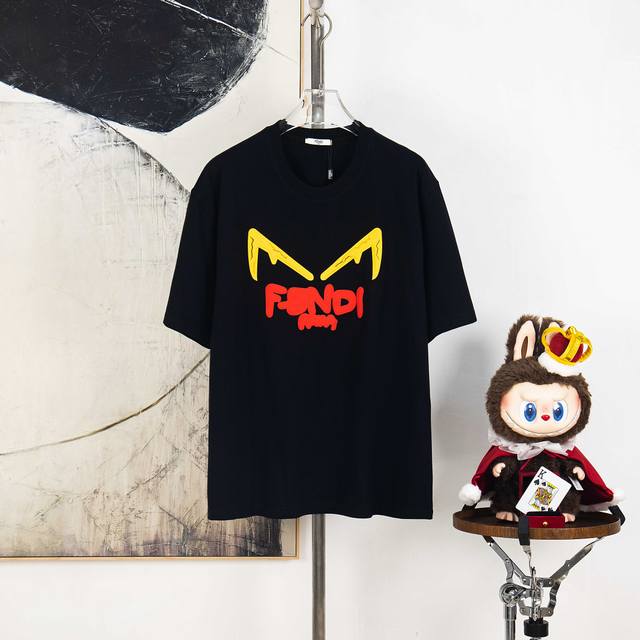 Zp版本［独家供应］ Fendi 芬迪 270克圆领短袖T恤 品牌经典 立体裂纹字母Logo压花工艺 官方同步 高版本 高品质 时尚个性 百搭潮流 纯原品质 原