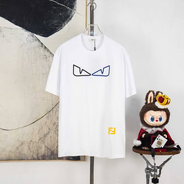Zp版本［独家供应］ Fendi 芬迪 270克圆领短袖T恤 品牌经典 异色眼睛字母Logo压花工艺 官方同步 高版本 高品质 时尚个性 百搭潮流 纯原品质 原