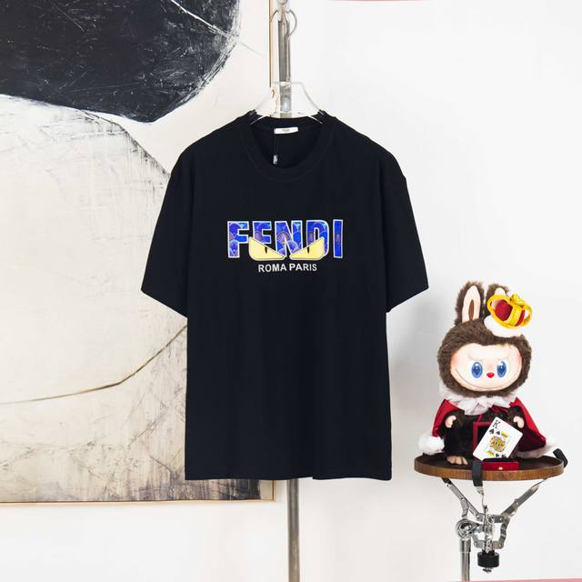 Zp版本［独家供应］ Fendi 芬迪 270克圆领短袖T恤 品牌经典 植绒刺绣反3M字母Logo压花工艺 官方同步 高版本 高品质 时尚个性 百搭潮流 纯原品