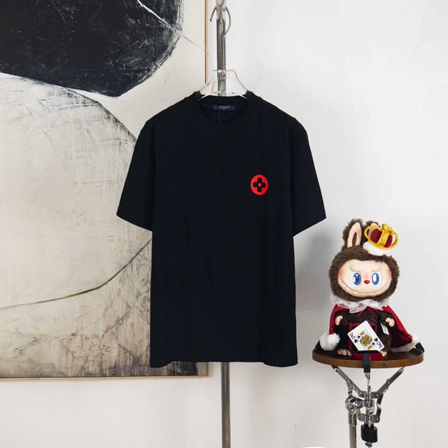 Zp版本［独家供应］ Lv 路易威登 300克圆领短袖T恤 品牌经典 立体裂纹 字母Logo压花工艺 官方同步 高版本 高品质 时尚个性 百搭潮流 纯原品质 原