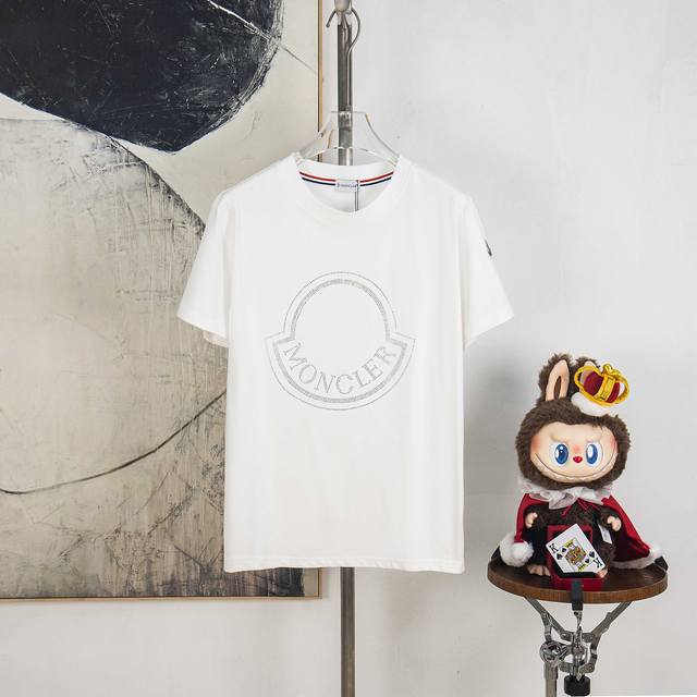 Zp版本［独家供应］ Moncler 蒙口 300克圆领短袖T恤 品牌经典 烫钻 字母Logo压花工艺 官方同步 高版本 高品质 时尚个性 百搭潮流 纯原品质