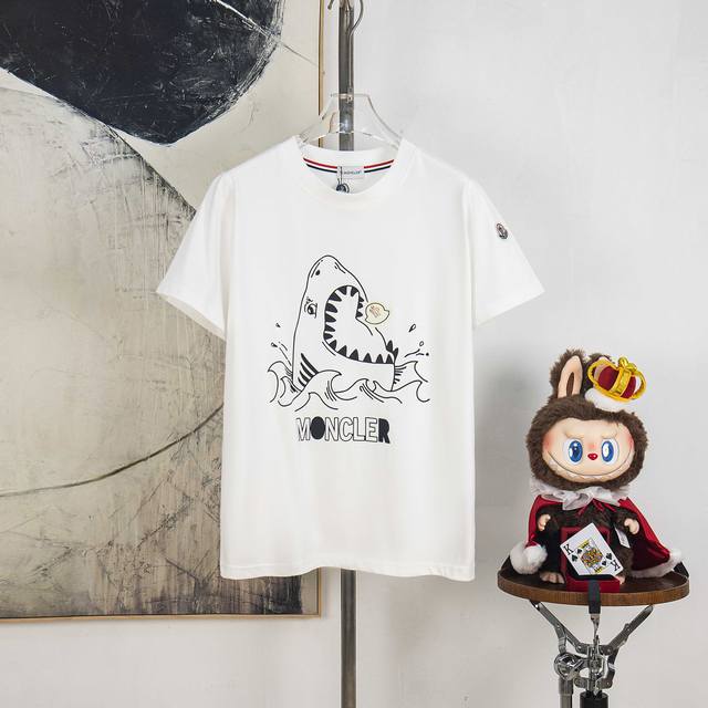 Zp版本［独家供应］ Moncler 蒙口 300克圆领短袖T恤 品牌经典 鲨鱼 字母Logo压花工艺 官方同步 高版本 高品质 时尚个性 百搭潮流 纯原品质