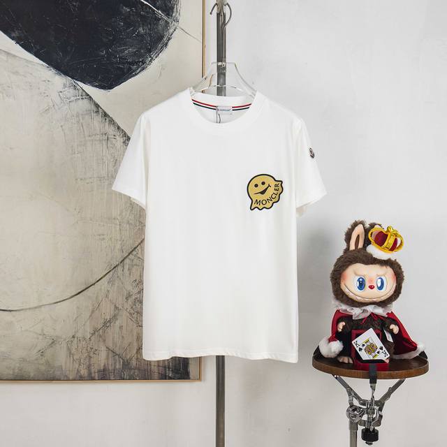 Zp版本［独家供应］ Moncler 蒙口 300克圆领短袖T恤 品牌经典 立体 小魔怪胶印 字母Logo压花工艺 官方同步 高版本 高品质 时尚个性 百搭潮流