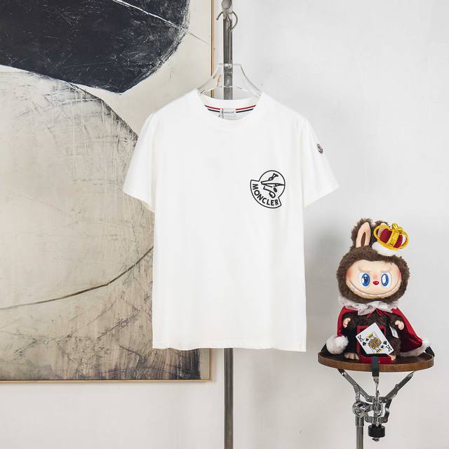 Zp版本［独家供应］ Moncler 蒙口 300克圆领短袖T恤 品牌经典 立体 胶印 字母Logo压花工艺 官方同步 高版本 高品质 时尚个性 百搭潮流 纯原