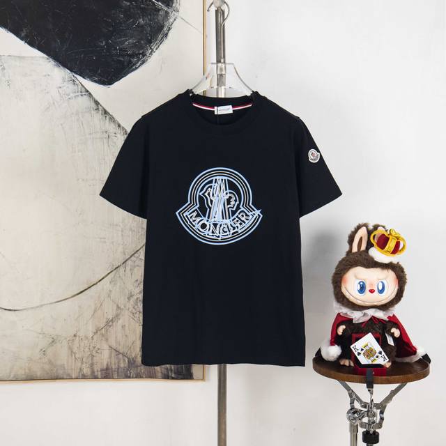 Zp版本［独家供应］ Moncler 蒙口 300克圆领短袖T恤 品牌经典 重影 胶印 字母Logo压花工艺 官方同步 高版本 高品质 时尚个性 百搭潮流 纯原