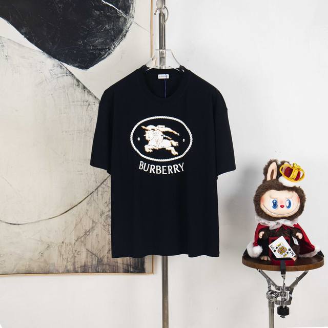 Zp版本［独家供应］ Burberry 巴宝莉 270克圆领短袖T恤 品牌经典 贴布发泡绒面战马字母Logo压花工艺 官方同步 高版本 高品质 时尚个性 百搭潮