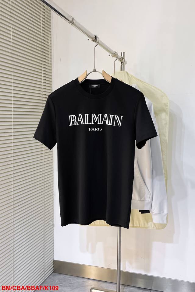 三标齐全 Bm 巴尔曼新款圆领短袖T恤 高版本，高品质。原版面料网红明星同款， 面料为280G纯棉面料，手感非常舒服超级百搭好看的一款短袖 男女同款非市场普通版