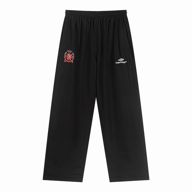 价格p： 一首起批. 散单+10 颜色:黑色 尺码：S M L Xl 款号：K514 有外套 长袖T可搭配 Balenciaga 巴黎世家 Blcg 走秀款曼联