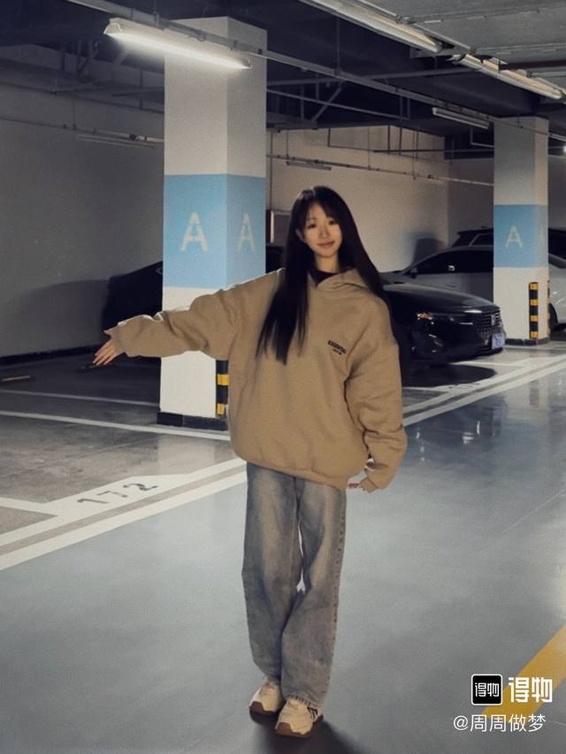 爆款模特图 顶级版本Fear Of God Essentials Fall24 Holiday系列 Fleece Hoodie 连帽简约硅胶字母舒适加绒字母卫衣