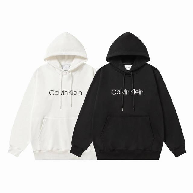 款号：907 Calvin Kleinck连帽刺绣卫衣 原版刻字Ck鸡眼 帽绳 原版定制吊牌 主唛 4张洗水唛 460克 %纯棉食毛面料 搭配原版高克重双纱螺纹
