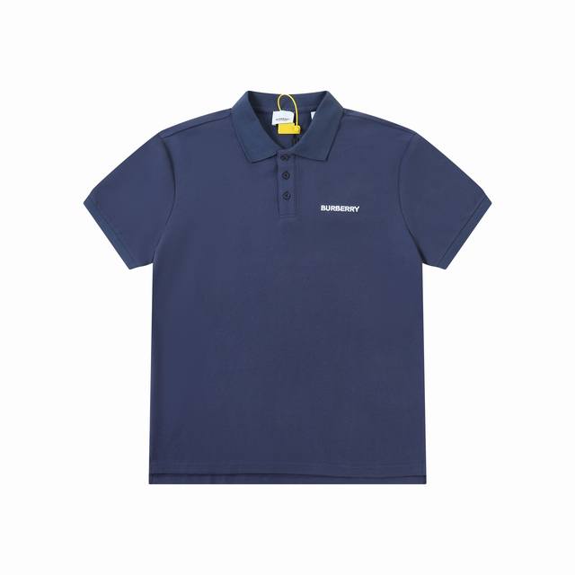 Burberry锁链刺绣polo衫 面料选择：专柜定制面料 选用珠地网眼布棉质面料打造，表面分布细密的网眼结构，增强其透气性。棉纱原料保留了天然的亲肤性，通过精