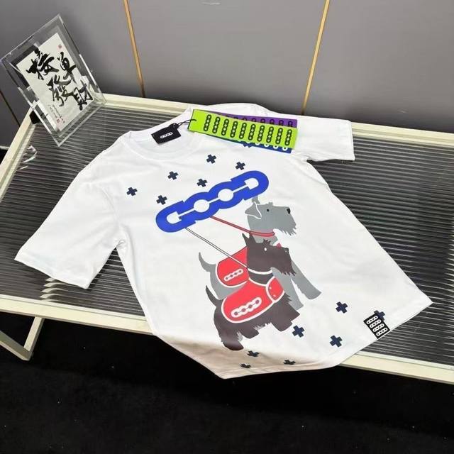 款号367 Goodbrand 刺绣十字架小狗Logo印花短袖T恤 颜色：白色 尺码：M-Xxl